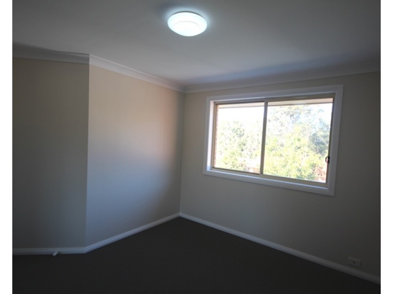 12 Swan Circuit, Green Valley NSW 2168