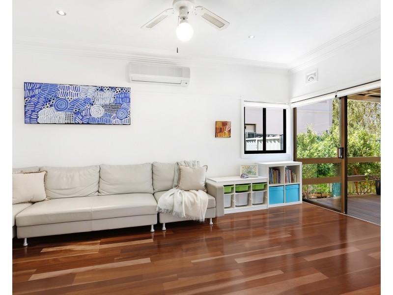 10 Carinya Road, Picnic Point NSW 2213