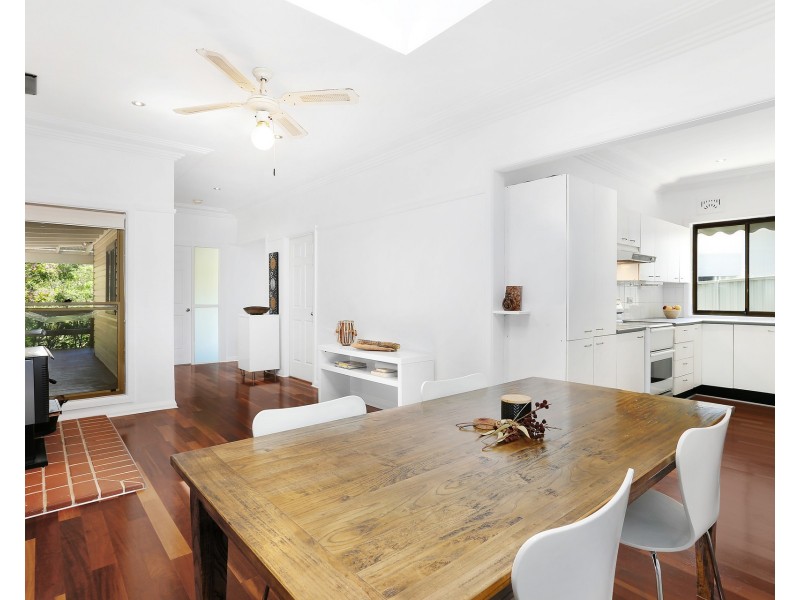 10 Carinya Road, Picnic Point NSW 2213