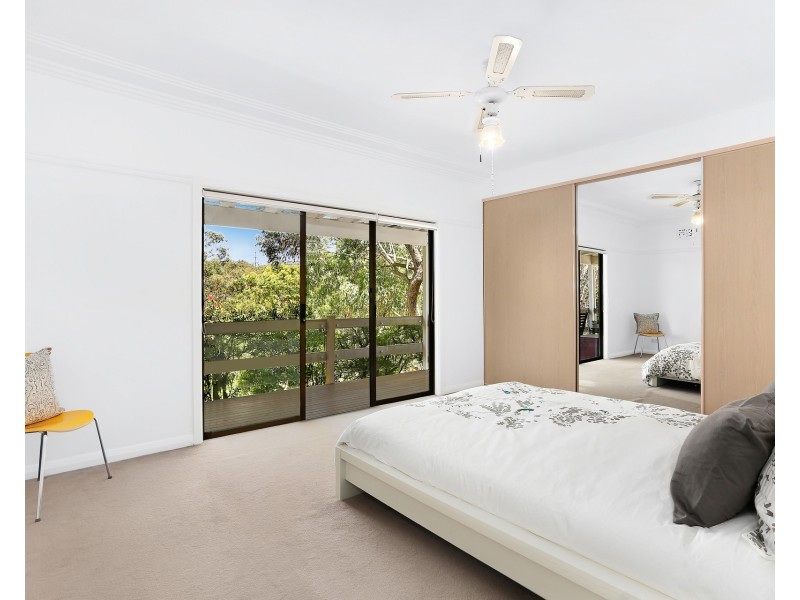 10 Carinya Road, Picnic Point NSW 2213