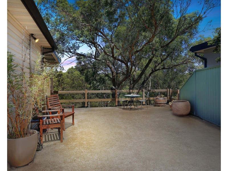 10 Carinya Road, Picnic Point NSW 2213