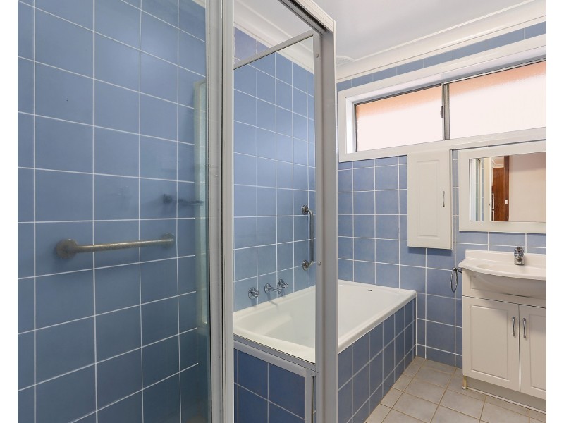 2 Kurrajong Avenue, Georges Hall NSW 2198