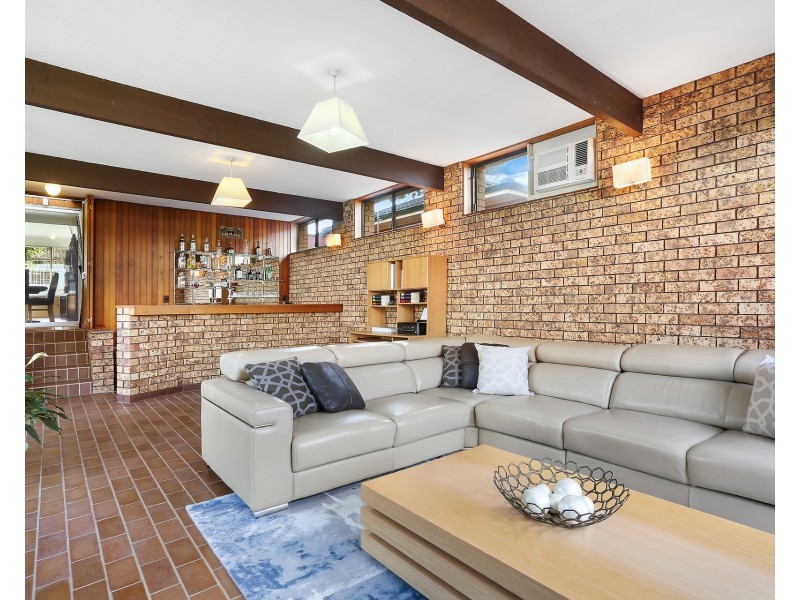 18 Universal Avenue, Georges Hall NSW 2198