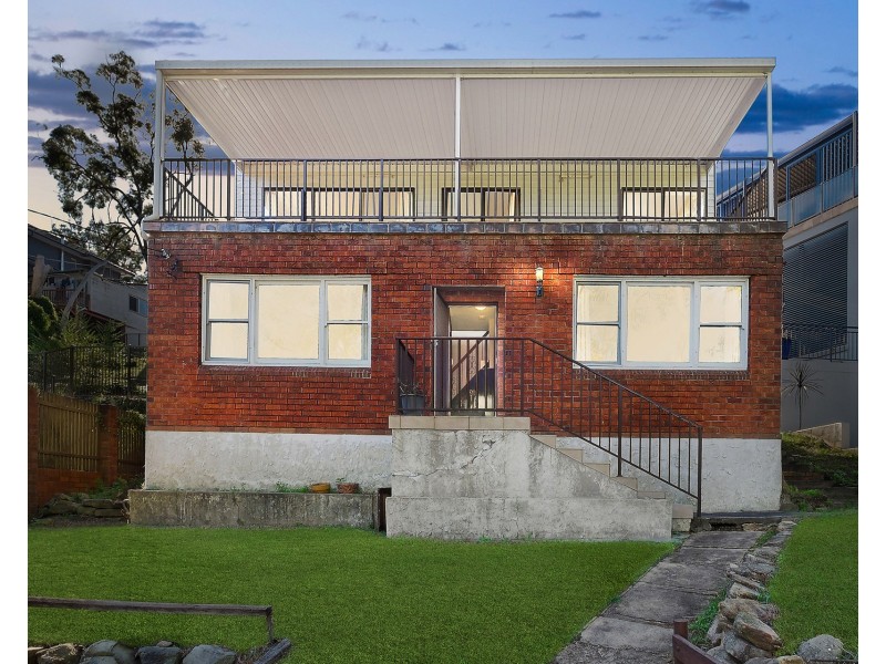 14 Carinya Road, Picnic Point NSW 2213