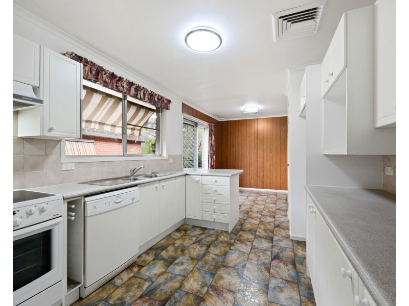 81 Amaroo Avenue, Georges Hall NSW 2198