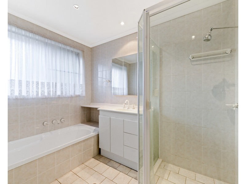 81 Amaroo Avenue, Georges Hall NSW 2198