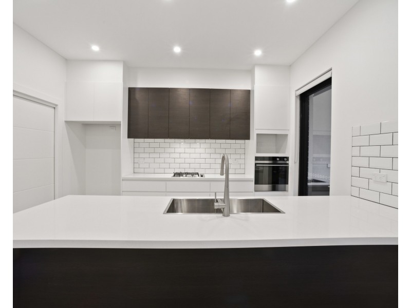 8 Phyllis Avenue, Picnic Point NSW 2213