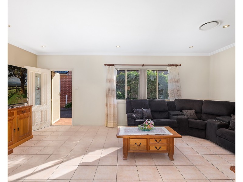 2/14 Napoleon Road, Greenacre NSW 2190