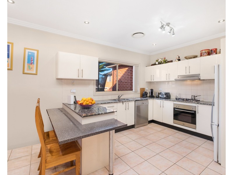 2/14 Napoleon Road, Greenacre NSW 2190