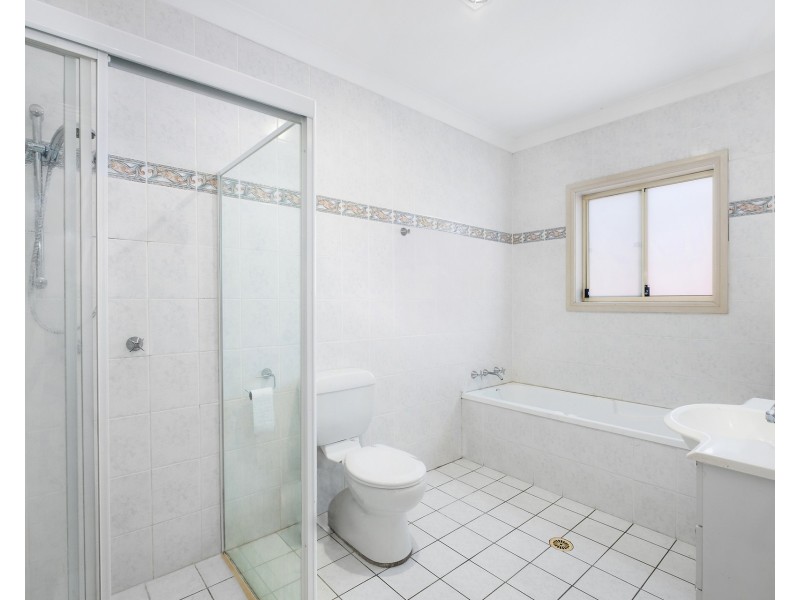 2/14 Napoleon Road, Greenacre NSW 2190