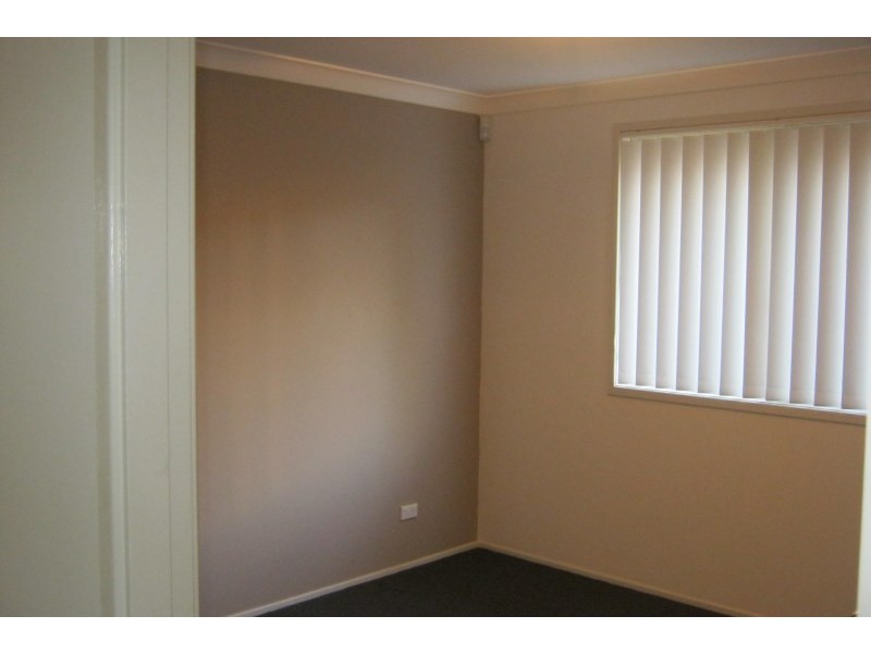 24 Kenneth Slessor Drive, Glenmore Park NSW 2745