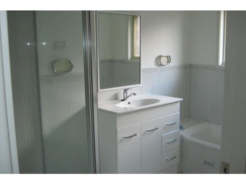 24 Kenneth Slessor Drive, Glenmore Park NSW 2745