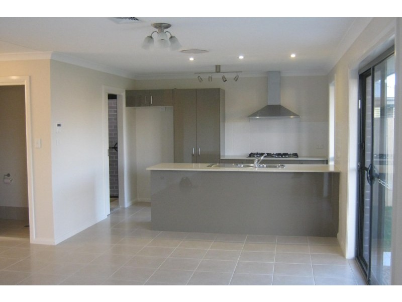 28 Lapwing Way, Cranebrook NSW 2749