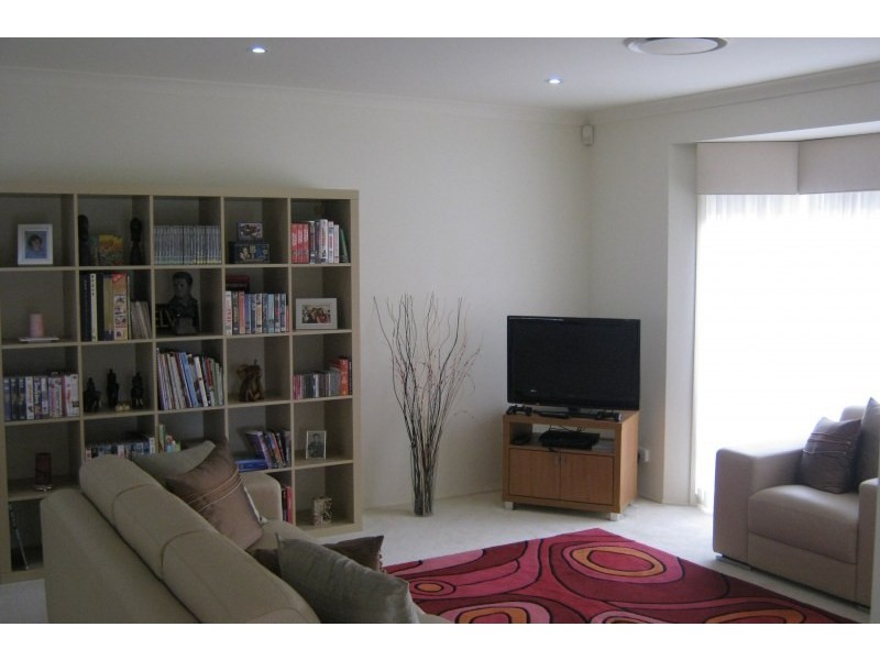 19 Winna Place, Glenmore Park NSW 2745