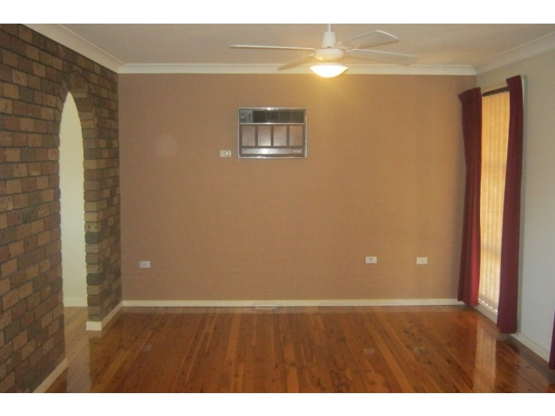 2 Enfield Street, South Penrith NSW 2750