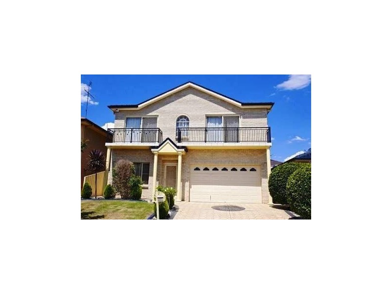 18 Lakewood Terrace, Glenmore Park NSW 2745