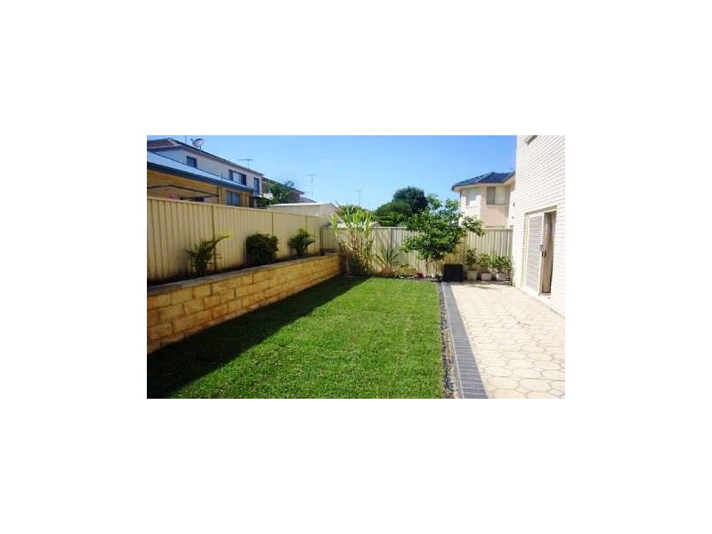 18 Lakewood Terrace, Glenmore Park NSW 2745