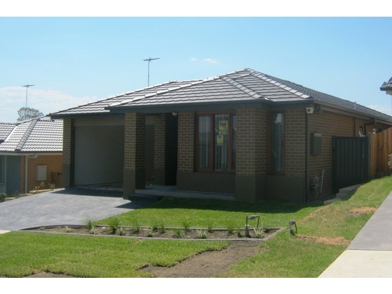 13 Blue View Terrace, Glenmore Park NSW 2745