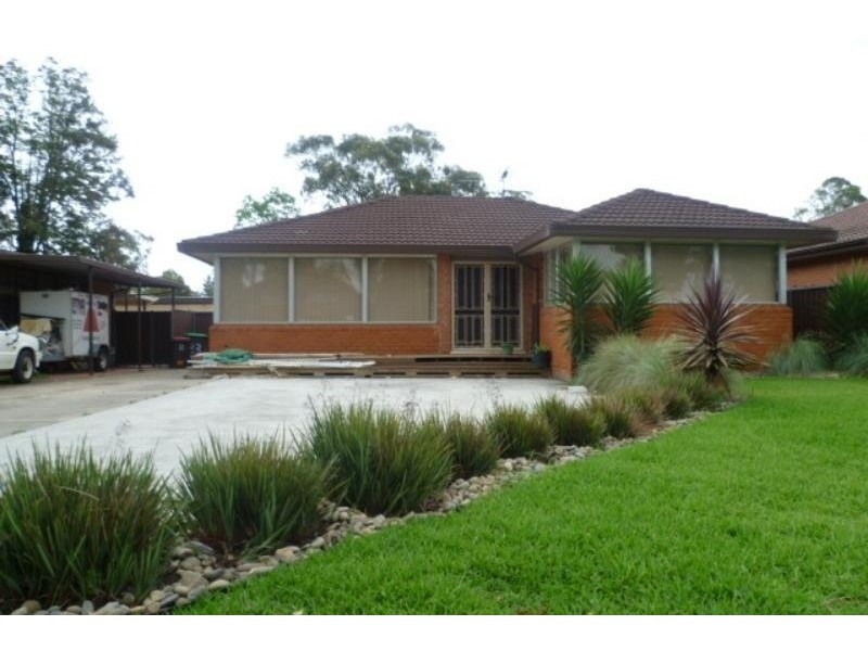 33 Glencoe Avenue, Werrington County NSW 2747