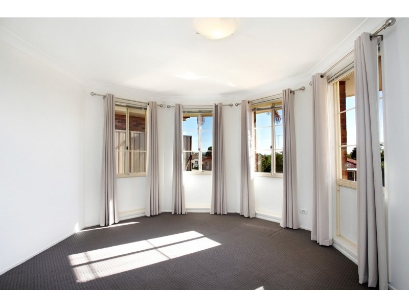 24 Kenneth Slessor Drive, Glenmore Park NSW 2745