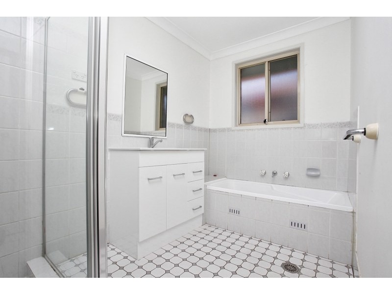 24 Kenneth Slessor Drive, Glenmore Park NSW 2745