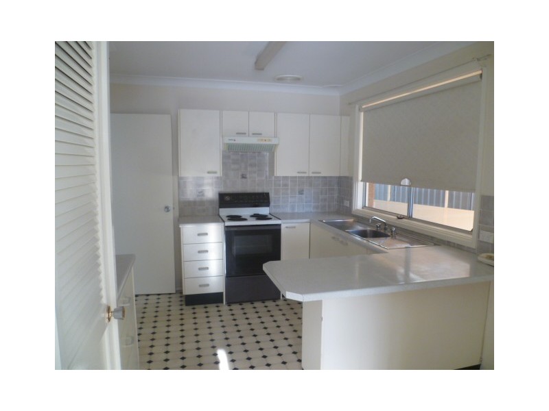 22 Greenhills Avenue, South Penrith NSW 2750