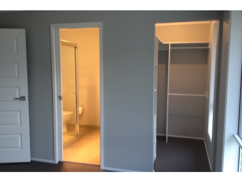 141 Glenmore Ridge, Glenmore Park NSW 2745