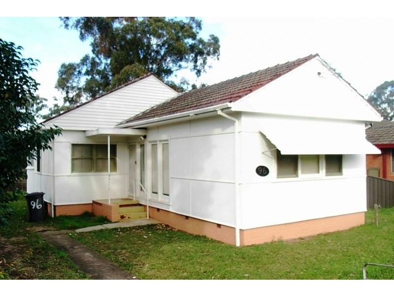 96 College Street, Cambridge Park NSW 2747