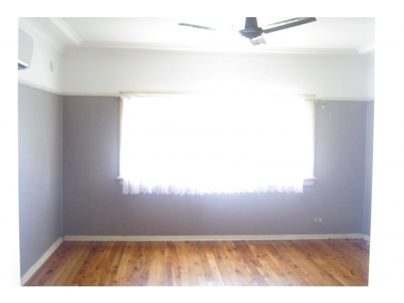 96 College Street, Cambridge Park NSW 2747