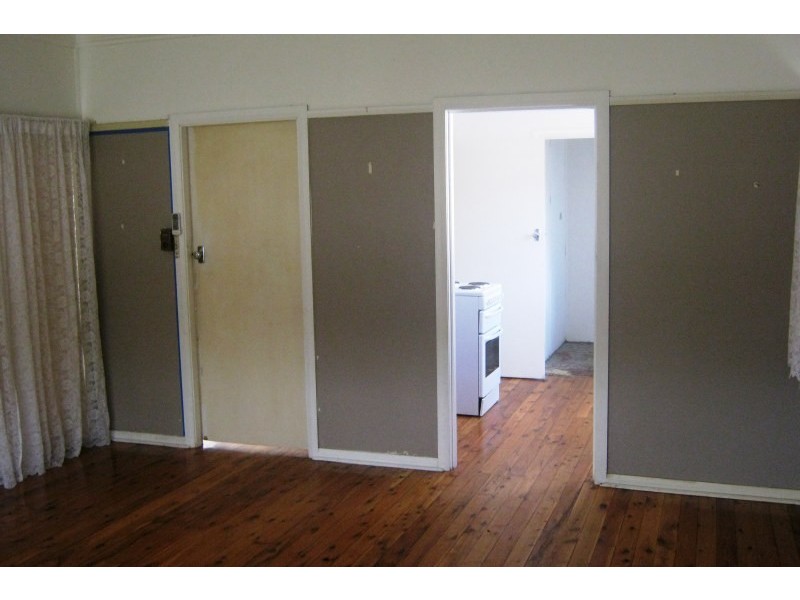 96 College Street, Cambridge Park NSW 2747