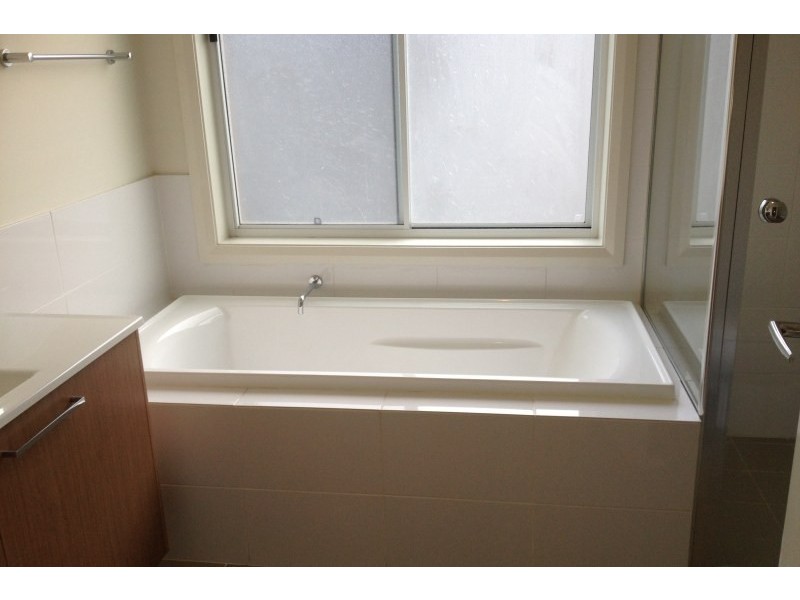 13 Treacey Avenue, Middleton Grange NSW 2171