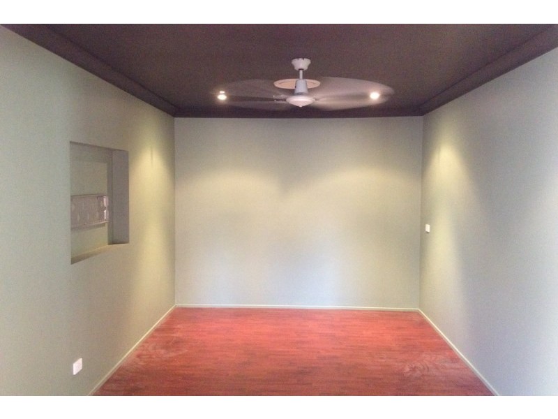 102 The Lakes Drive, Glenmore Park NSW 2745