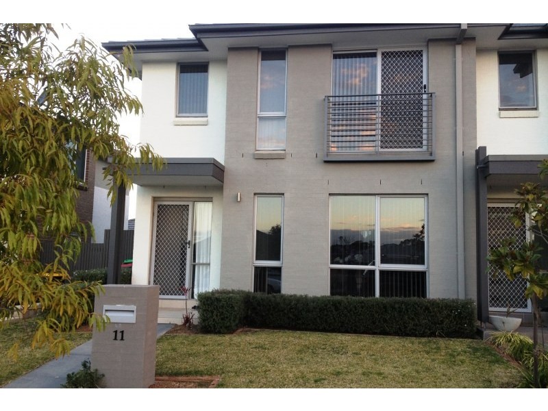 11 Treacey Avenue, Middleton Grange NSW 2171