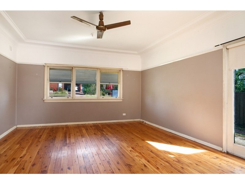 96 College Street, Cambridge Park NSW 2747