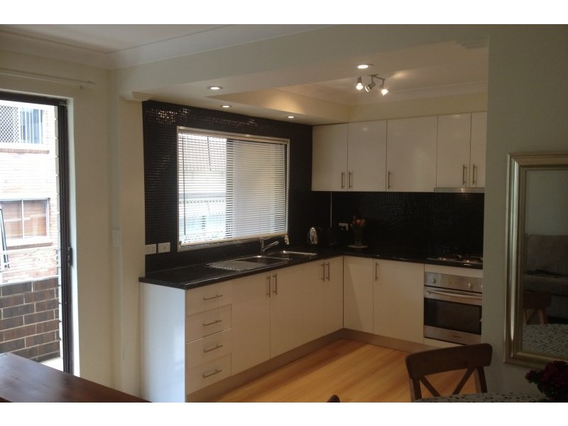 8/215 Derby Street, Penrith NSW 2750