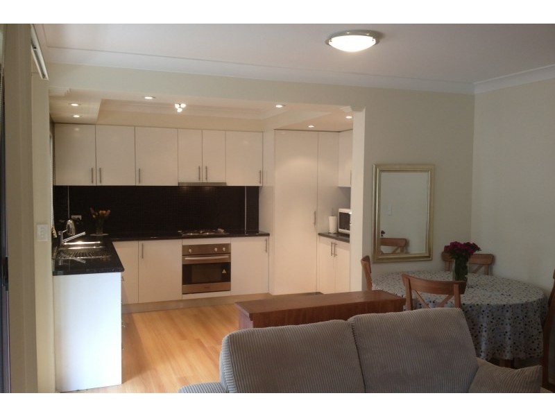 8/215 Derby Street, Penrith NSW 2750