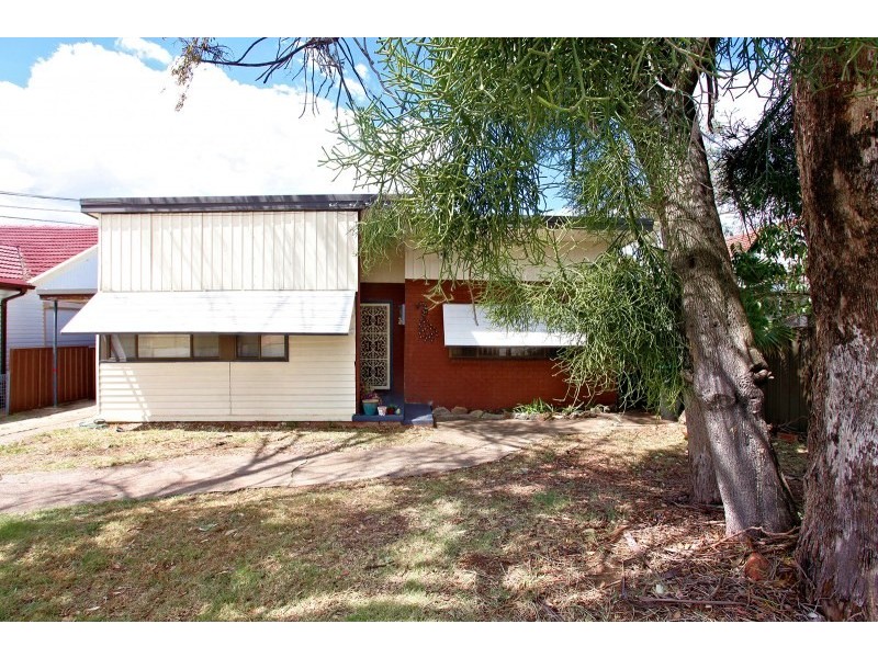 94 College Street, Cambridge Park NSW 2747