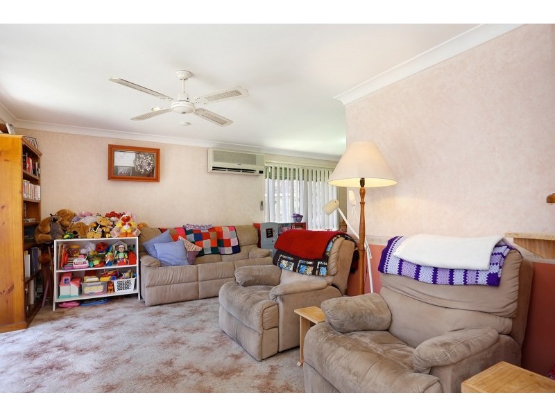 22 Waterfall Crescent, Cranebrook NSW 2749