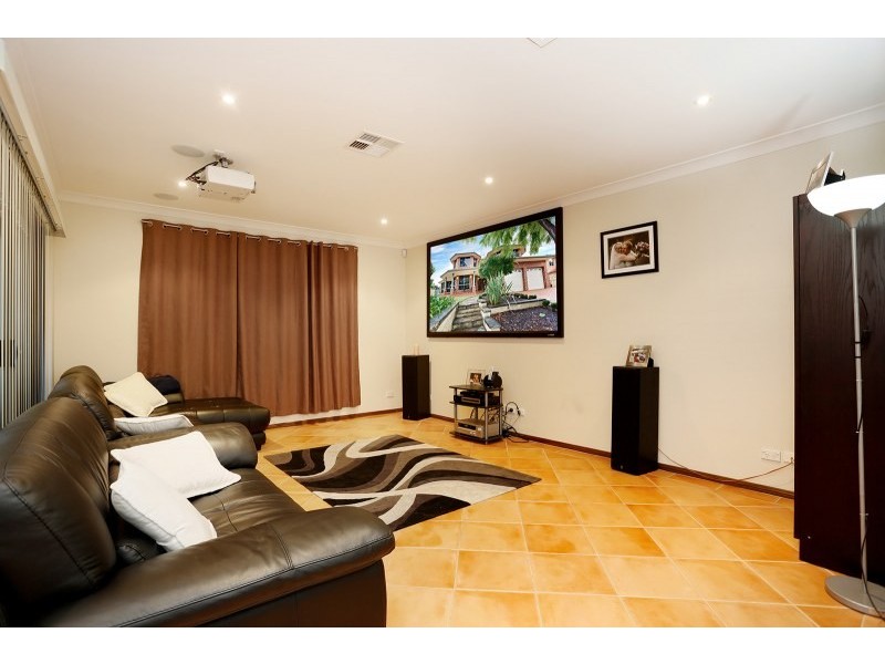 11 Devaney Avenue, Glenmore Park NSW 2745