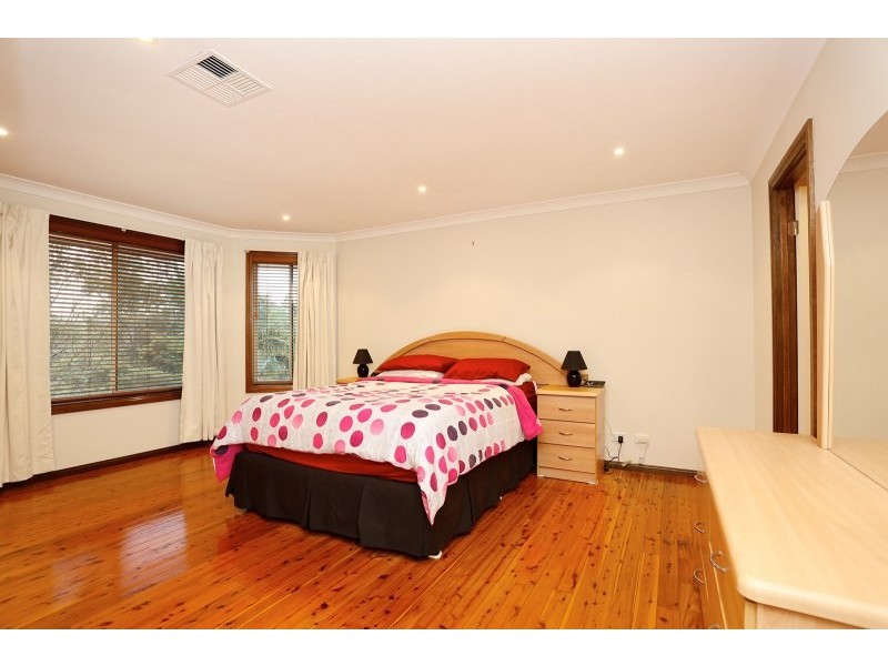 11 Devaney Avenue, Glenmore Park NSW 2745