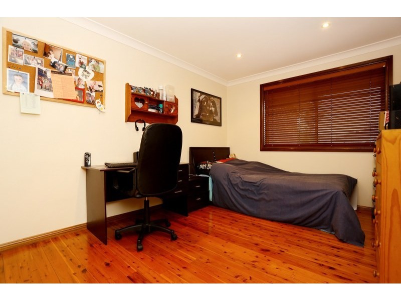 11 Devaney Avenue, Glenmore Park NSW 2745