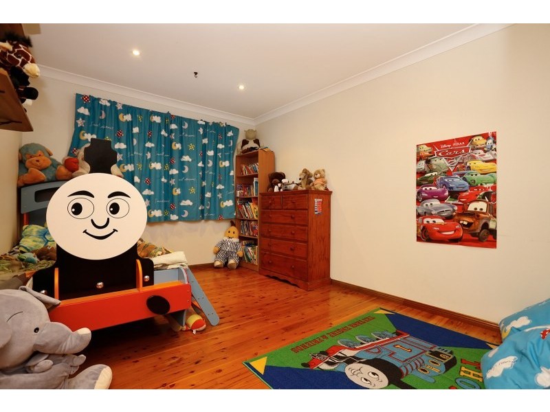 11 Devaney Avenue, Glenmore Park NSW 2745