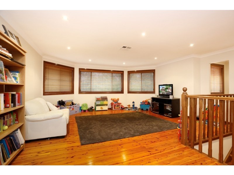 11 Devaney Avenue, Glenmore Park NSW 2745