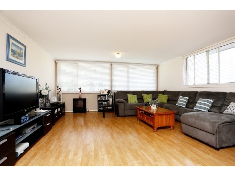 2 Henderson Crescent, Jamisontown NSW 2750