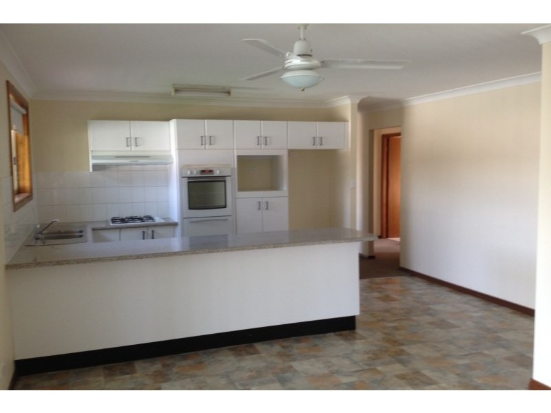 2 Allison Drive, Glenmore Park NSW 2745