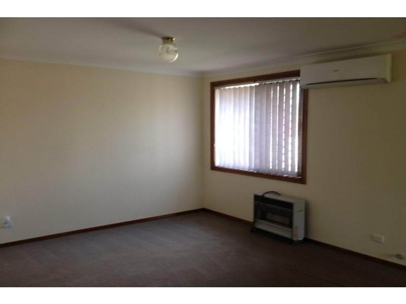 2 Allison Drive, Glenmore Park NSW 2745