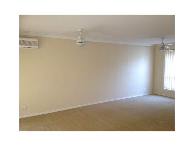 25 Ferntree Close, Glenmore Park NSW 2745