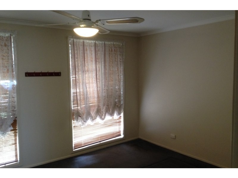 49 Jeffrey Avenue, St Clair NSW 2759