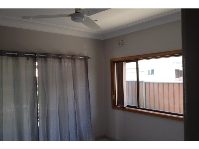 5 Barker Street, Cambridge Park NSW 2747