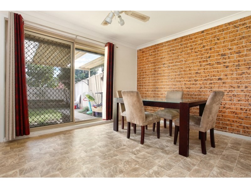 1/3 Tharkinna Close, Cranebrook NSW 2749